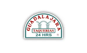 Taquerías icónicas. ¿Tacos 24/7? Sí. En San Nicolás, Taquería Guadalajara ofrece tacos de barbacoa bañados estilo tlaquepaque desde 1981