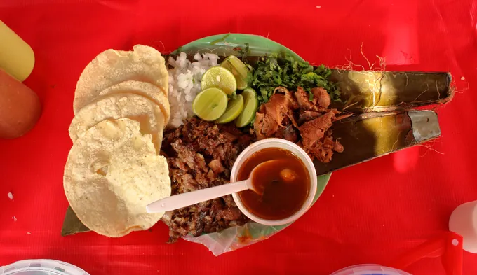 3 antojos mañaneros alrededor del Oxxo de Miravalle: Tortas Charly desde 2007, Tacos de guisados Las Ollitas y barbacoa al estilo Hidalgo