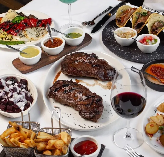 Navidad 2025. Para reuniones más íntimas: los salones privados siguen surgiendo dentro de restaurantes de lujo. Aquí 6 opciones en San Pedro