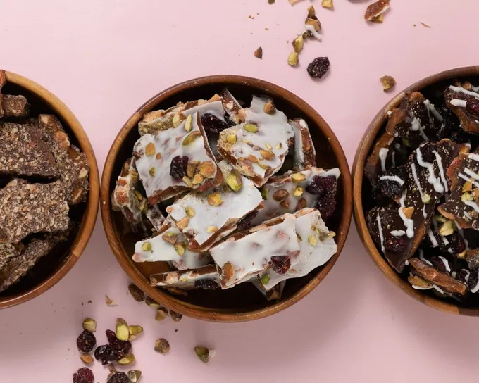 Navidad 2025. ¿Conoces el toffee? Un dulce de origen inglés de caramelo y mantequilla que es ideal para regalar en esta temporada. Aquí 3 opciones en San Pedro