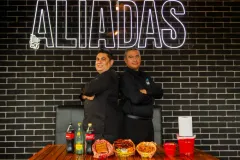 Héroes del servicio Coca-Cola. "La disciplina y la salsa" la receta del éxito de Las Aliadas entre la gente joven