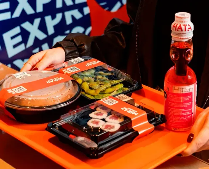 Konbini, el concepto que revolucionó la comida rápida en Japón, comienza a llegar a Monterrey. Mirai Express como pioneros