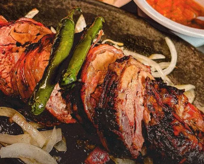 ¿Se puede renovar la más importante tradición gastronómica de NL? Sí: La Reyna, el nuevo bastión del cabrito en Garza Sada