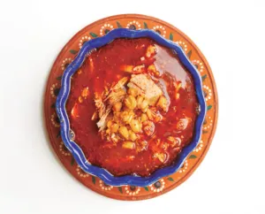 El pozole de Taquería María ya tiene su "Platillo Icónico de Nuevo León". Un clásico de la Nuevo Repueblo desde 1959.