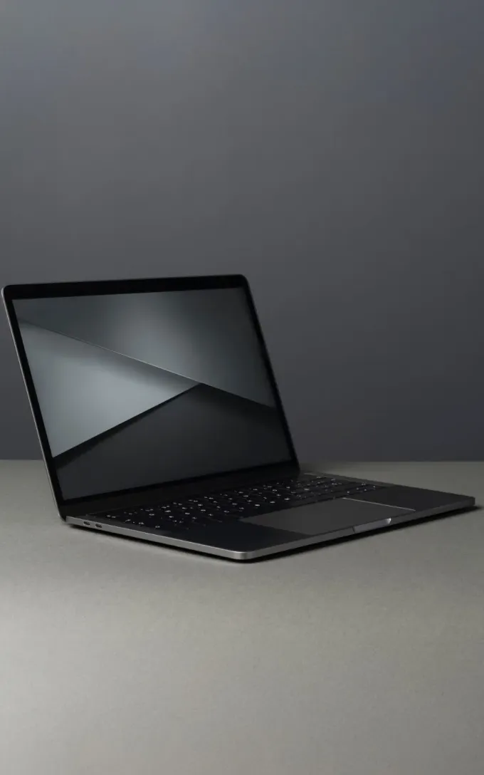 GIVEAWAY. Celebra con nosotros el 10º aniversario de Residente con dos premios: una MacBook Air y una cena privada para 8 personas en Tatemate