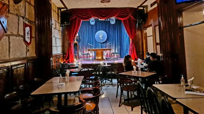 3 restaurante-bar que combinan el comfort food y la comedia. Escocés, Unicornio Azul y Zagar