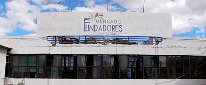 Ruta de mercados. Fundadores: 1,100+ puestos donde el rock y el skate se fusionan con la comida casera... por menos de $100 pesos