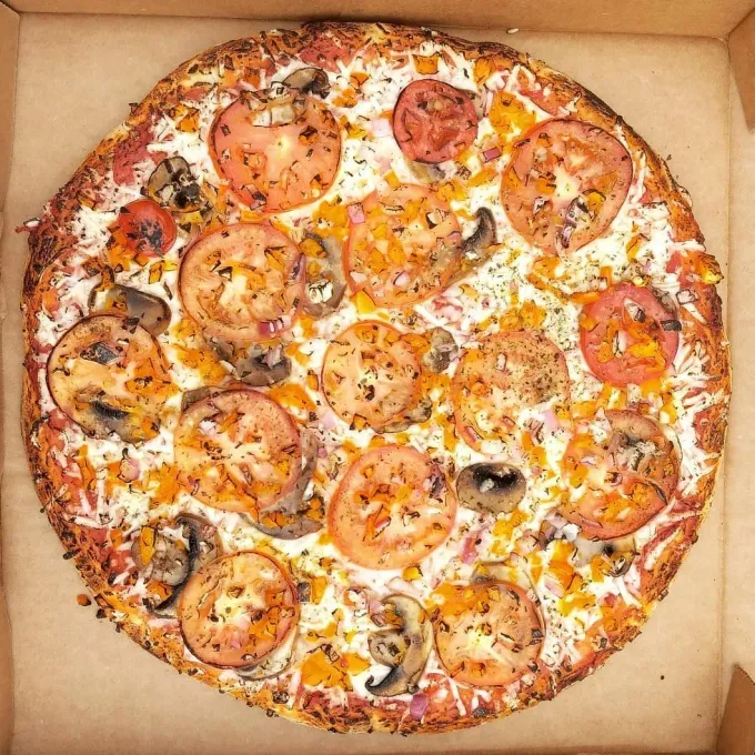 En tendencia: pizzerías veganas, esto es, pizzas de chorizo, pepperoni, jamón, salchicha y más... todo de origen vegetal. ¿sabe igual? la mayoría opina que sí.