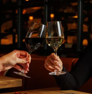 ¿Qué vino elegir para la cena de San Valentín? Carlos "el Sosofróstico" Solares nos comparte una guía de las mejores botellas para una velada en pareja o con amigos