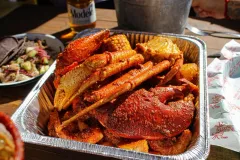 ¿Buscas mariscos diferentes? Nuestra propuesta: platillos al estilo cajún, un aporte gastronómico de Luisiana con sabores intensos, condimentados y hasta picosos