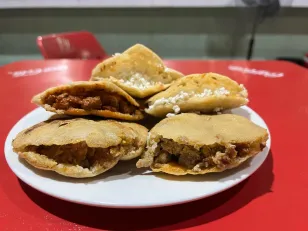 "Si vas a comer gorditas en el centro de Monterrey tienes que ir a..." Aquí las 3 recomendaciones que nos hicieron nuestros lectores sobre sus opciones de confianza — Gastronomía en Monterrey, Nuevo León