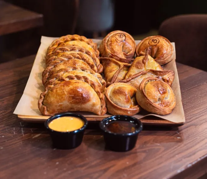 08/04 Día de la empanada. Nuestros lectores nos recomendaron 3 opciones de empanadas argentinas caseras con sabor auténtico en San Pedro, Cumbres y Monterrey Sur