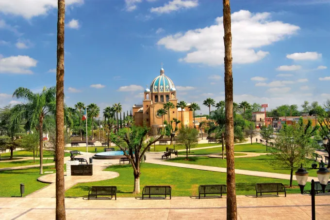 Recorridos por NL. Allende: hogar de la famosa carne con chile de Las Comadres, empanadas de calabaza en comal de acero y platillos con más de 40 años de historia