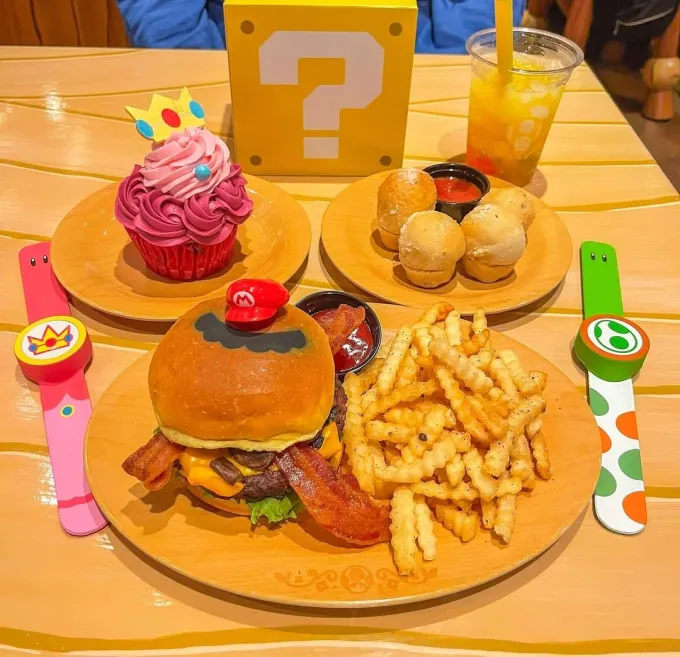 Los restaurantes de NL sacaron platillos inspirados en One Piece, Stranger Things y superhéroes como Superman y Daredevil, pero ¿dónde quedó Super Mario Bros?