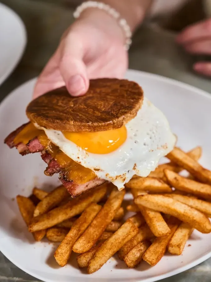 Novedades. Aquí 3 restaurantes nuevos en San Pedro y Monterrey: cocina internacional, desayunos y brunch, y un botanero regional con litros